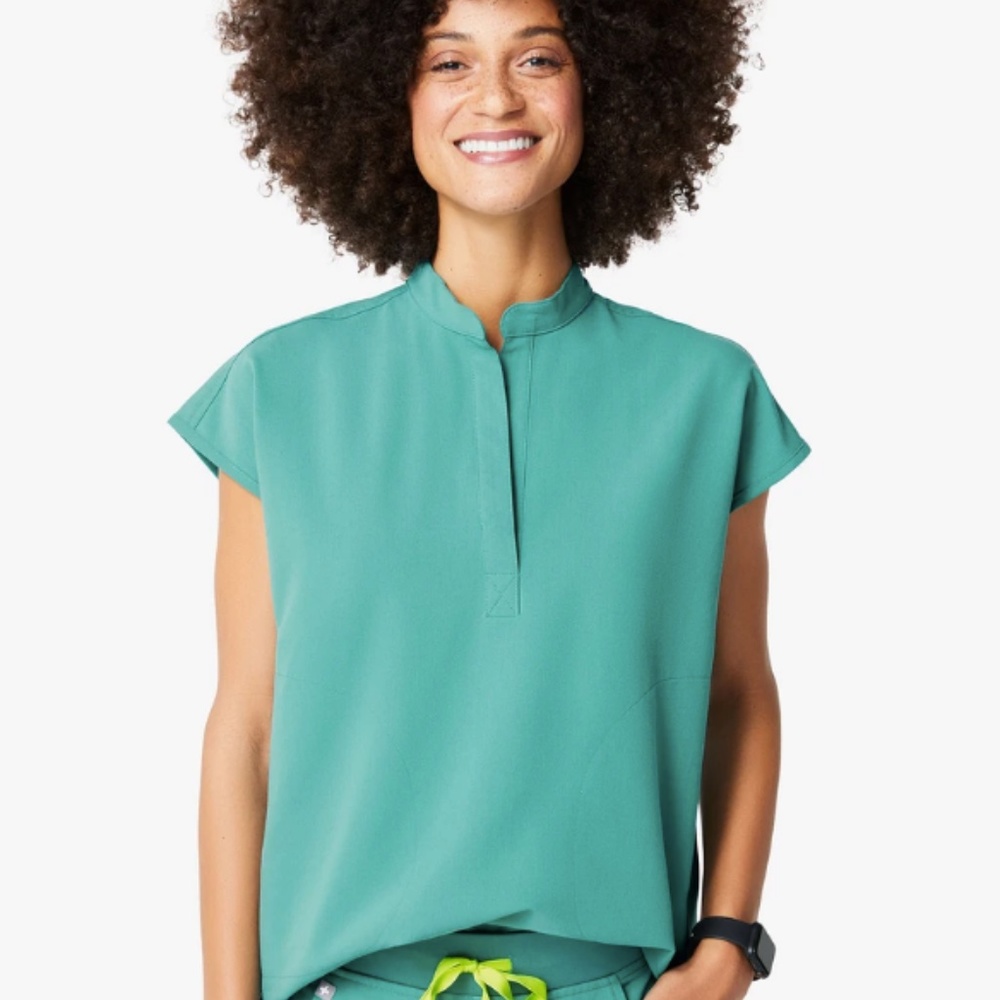 Figs Rafaela scrub top